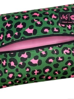 NEW-Makeup Junkie MEDIUM size